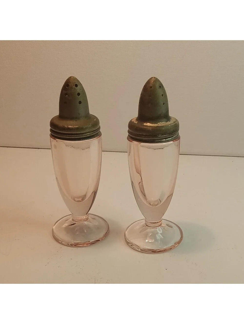 Depression Glass Pink Salt & Pepper Shakers Set w/ Metal Lids VTG